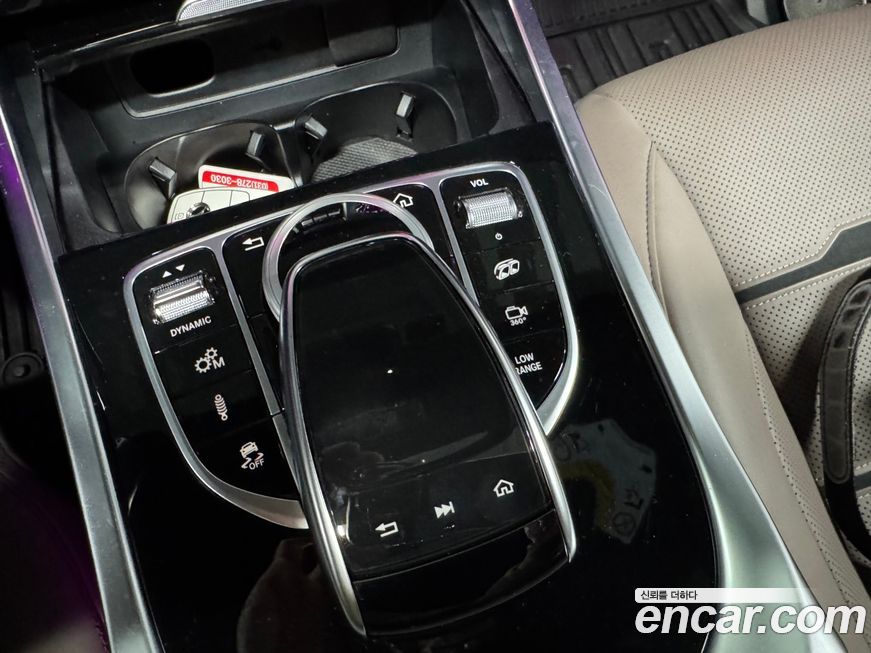 Mercedes-Benz G-Class 2024