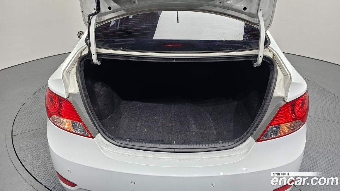 Hyundai Accent 2011