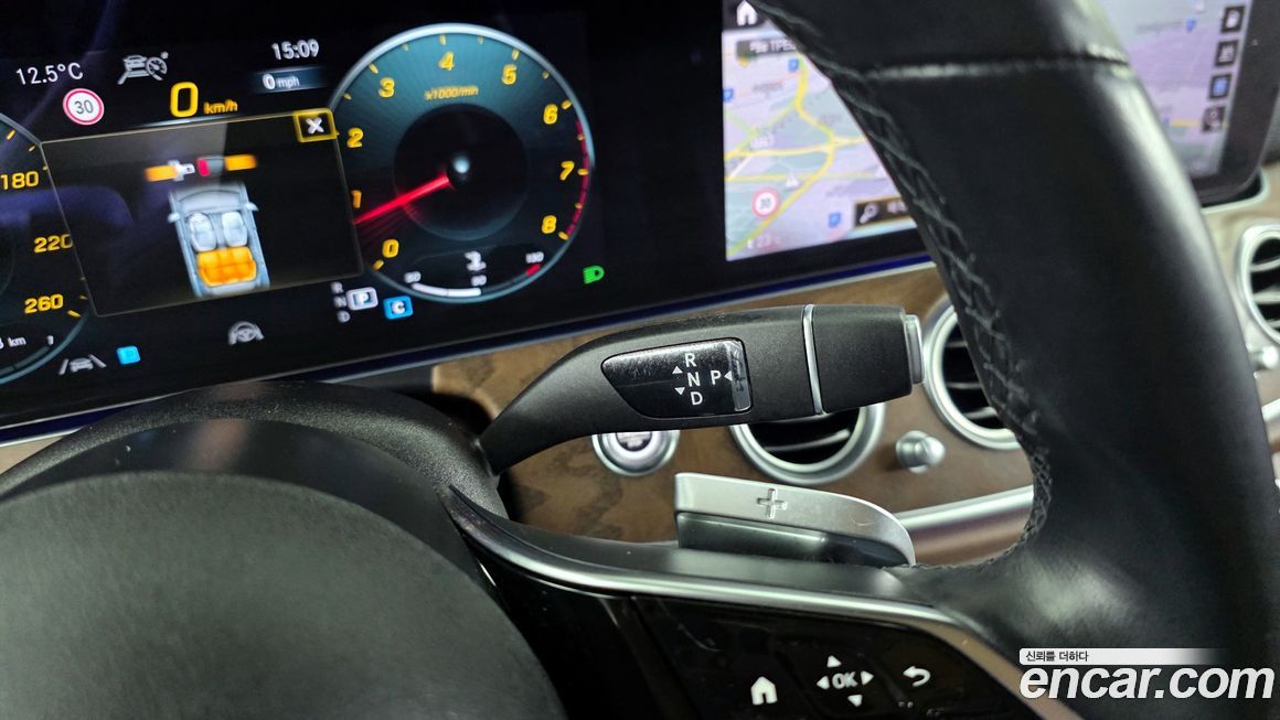 Mercedes-Benz E-Class 2021