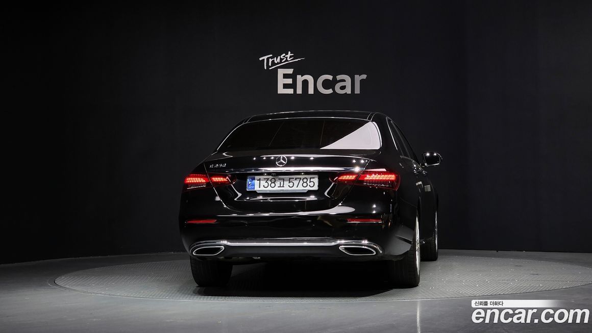 Mercedes-Benz E-Class 2021