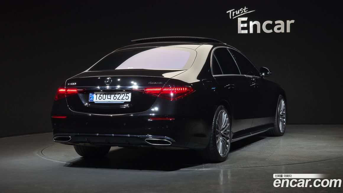 Mercedes-Benz S-Class 2024