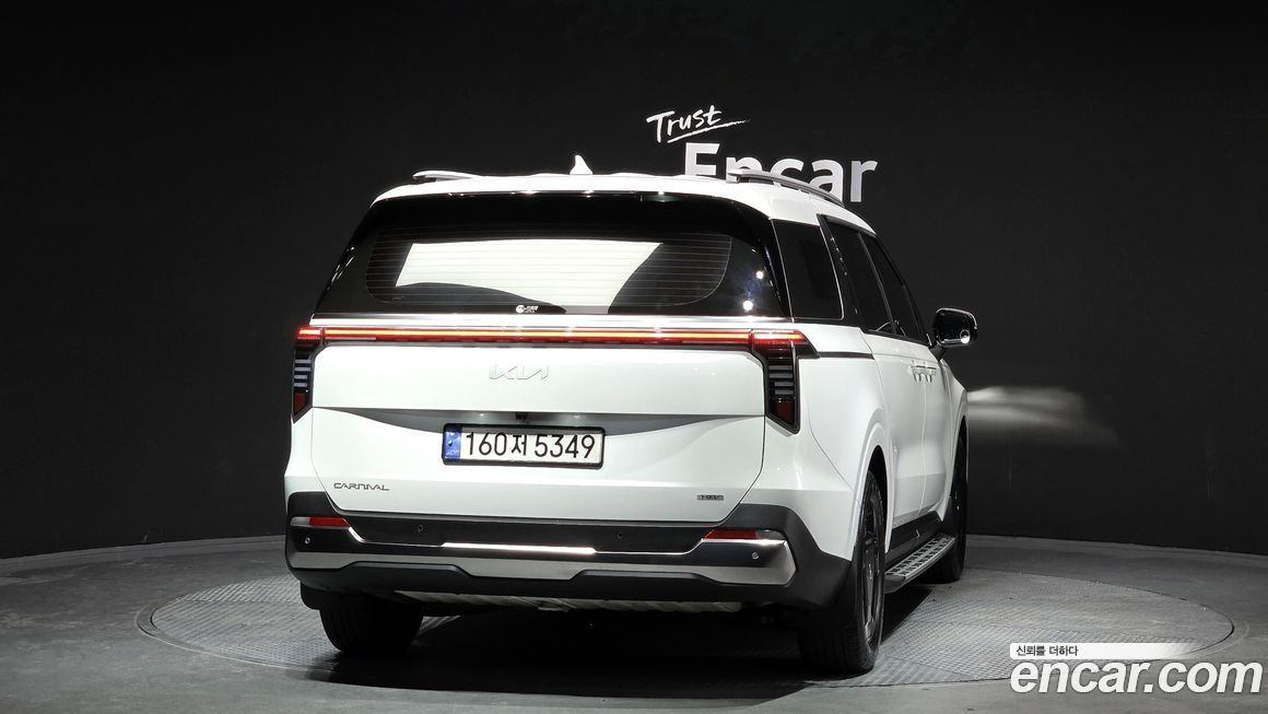 Kia Canival 2024