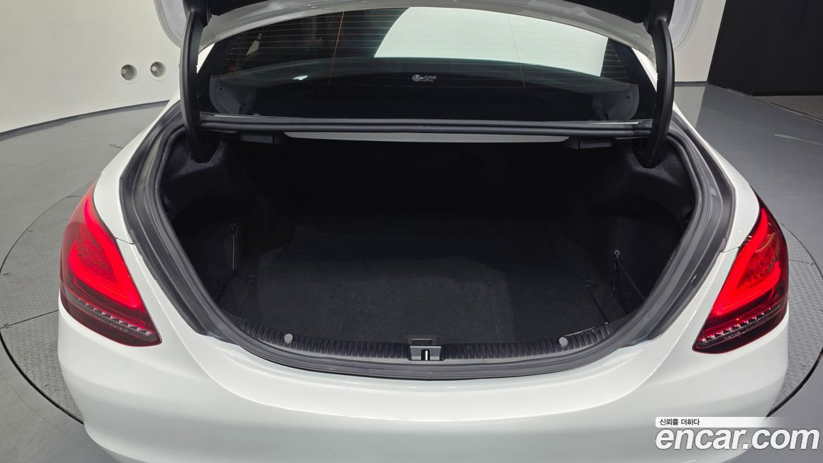 Mercedes-Benz C-Class 2020