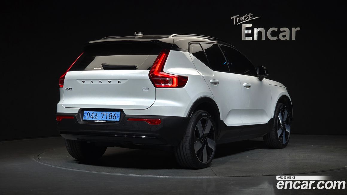 Volvo XC40 2024