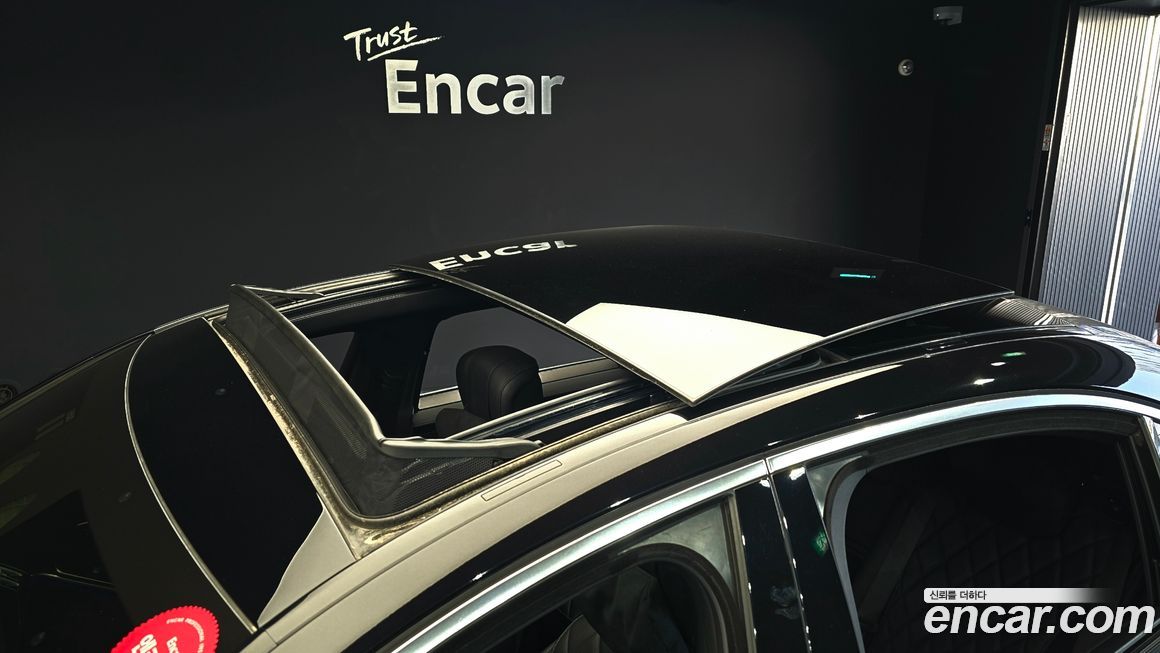 Mercedes-Benz S-Class 2024