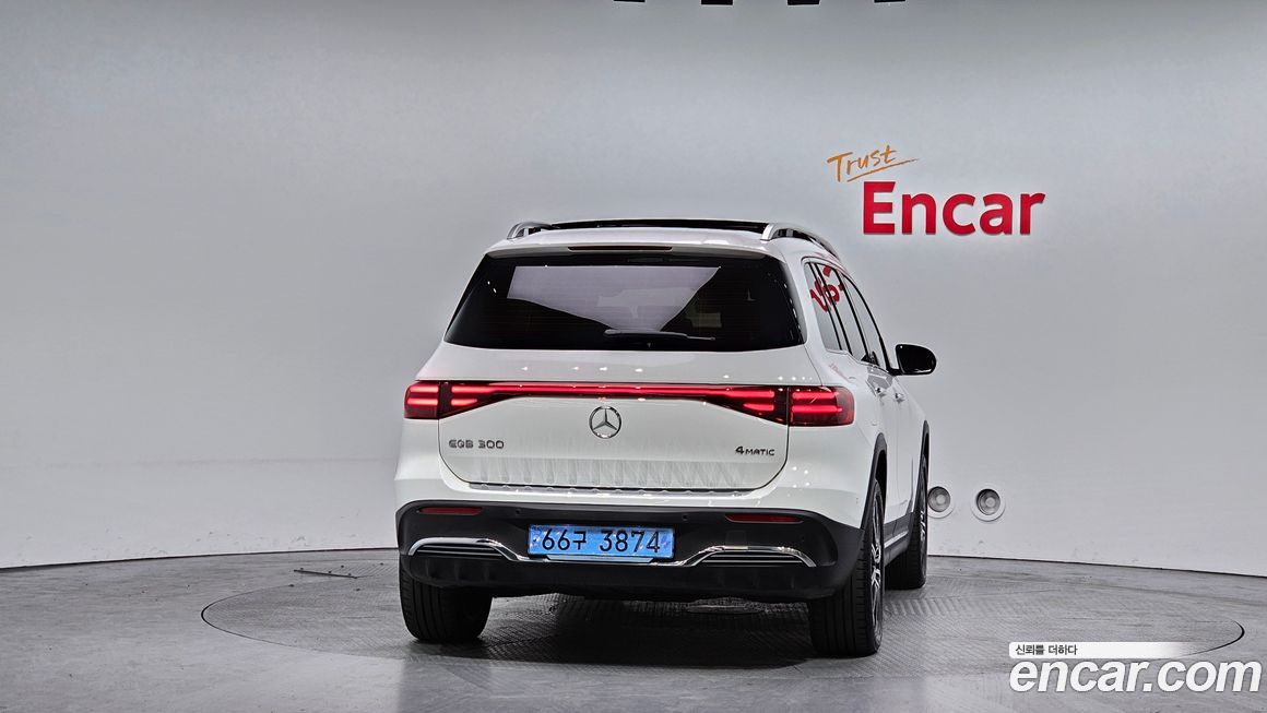 Mercedes-Benz EQB 2025