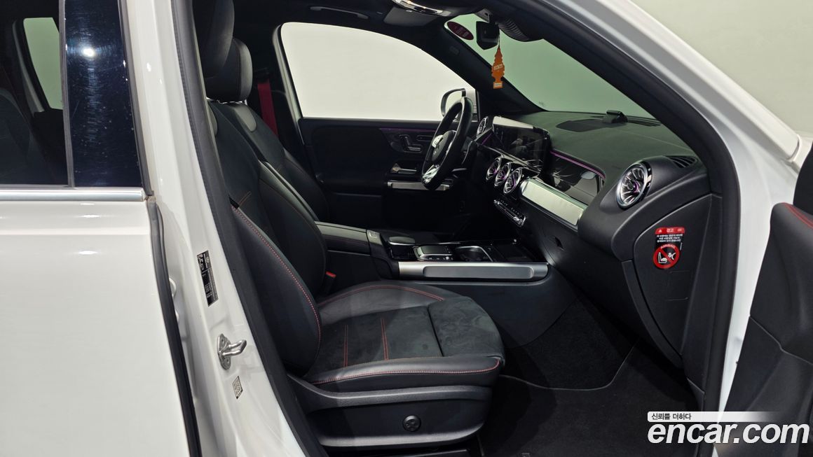 Mercedes-Benz GLB-Class 2023