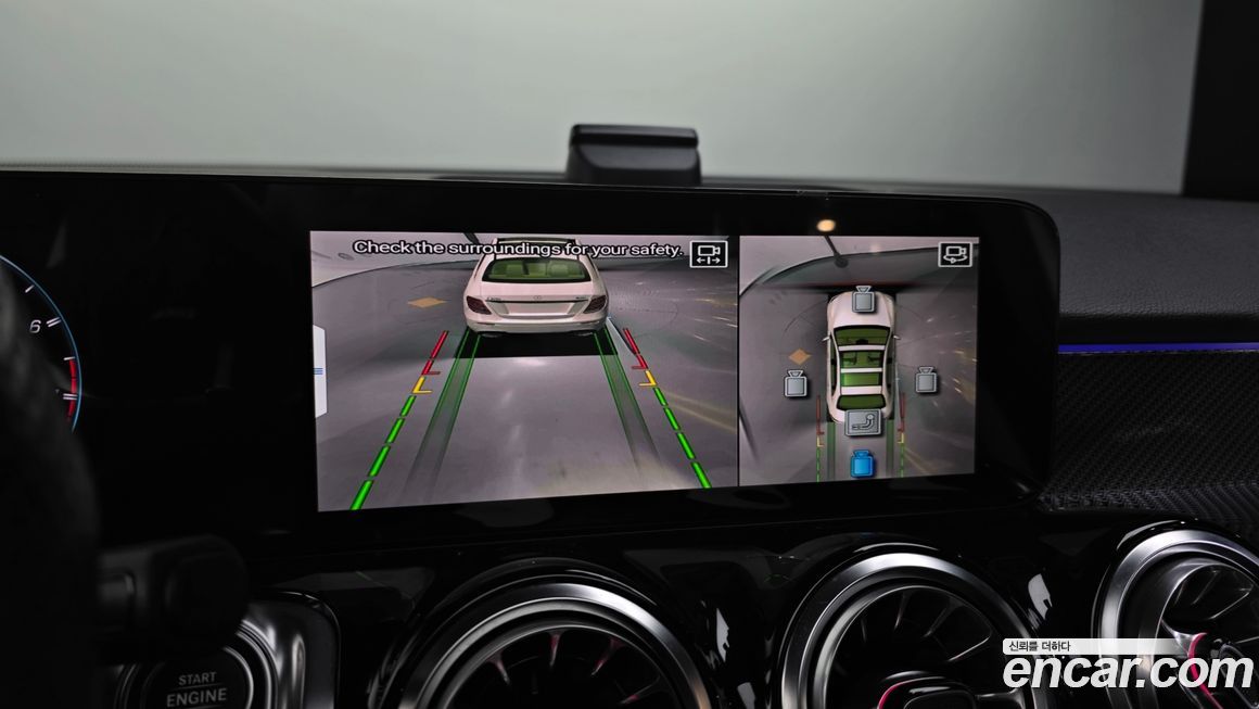 Mercedes-Benz GLB-Class 2023