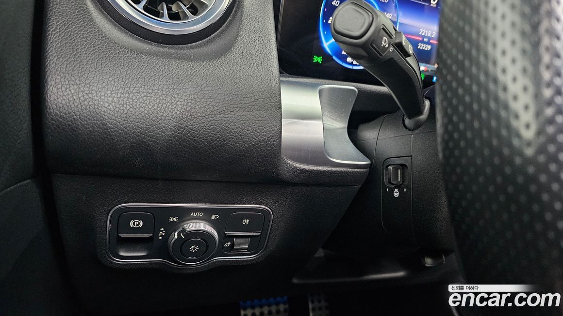 Mercedes-Benz EQB 2025