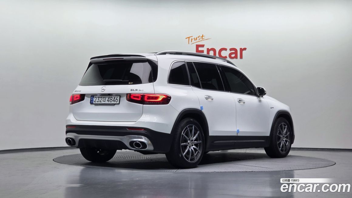 Mercedes-Benz GLB-Class 2023