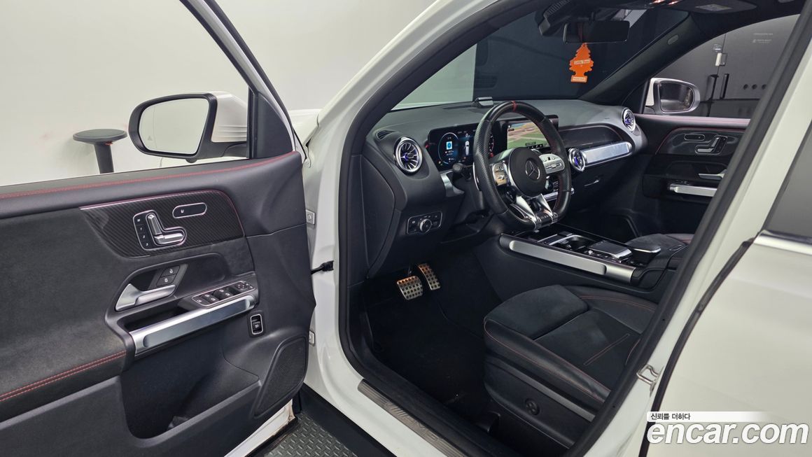 Mercedes-Benz GLB-Class 2023