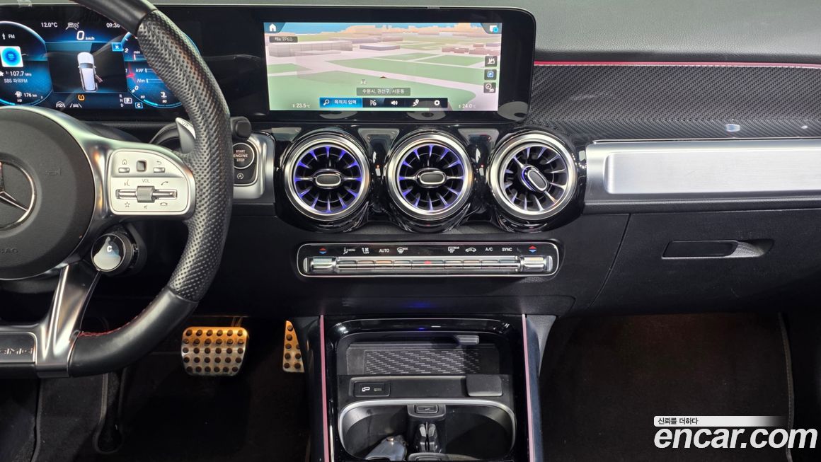 Mercedes-Benz GLB-Class 2023