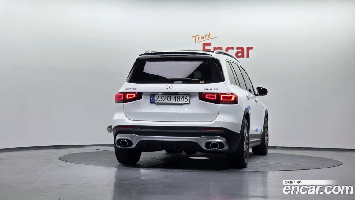 Mercedes-Benz GLB-Class 2023