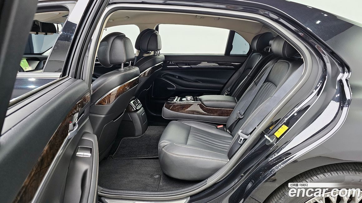 Genesis G90 2021