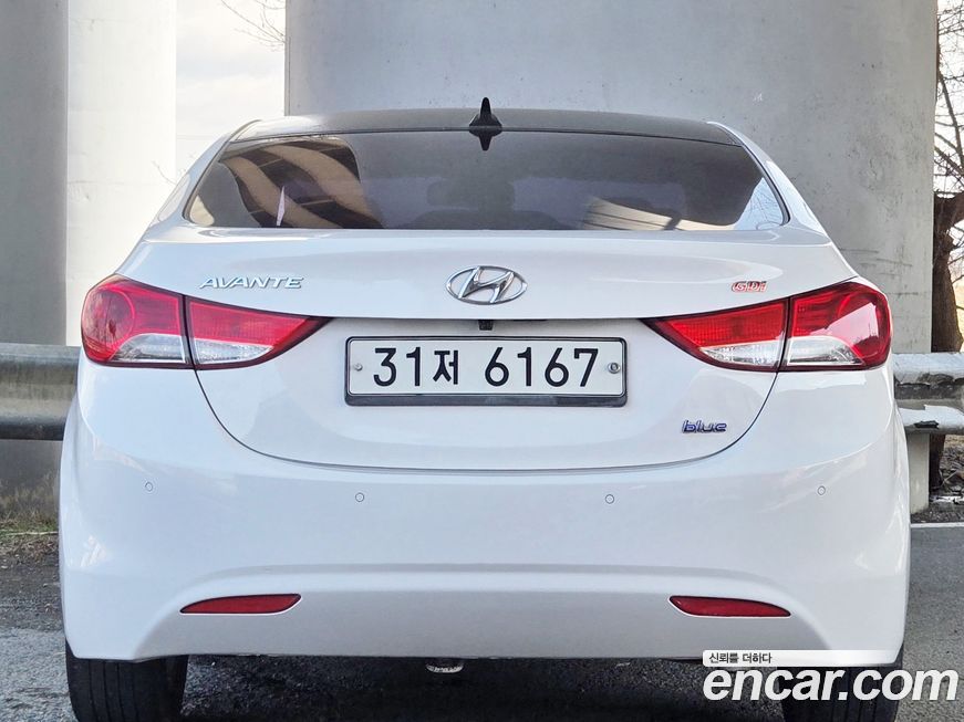 Hyundai AVANTE 2013