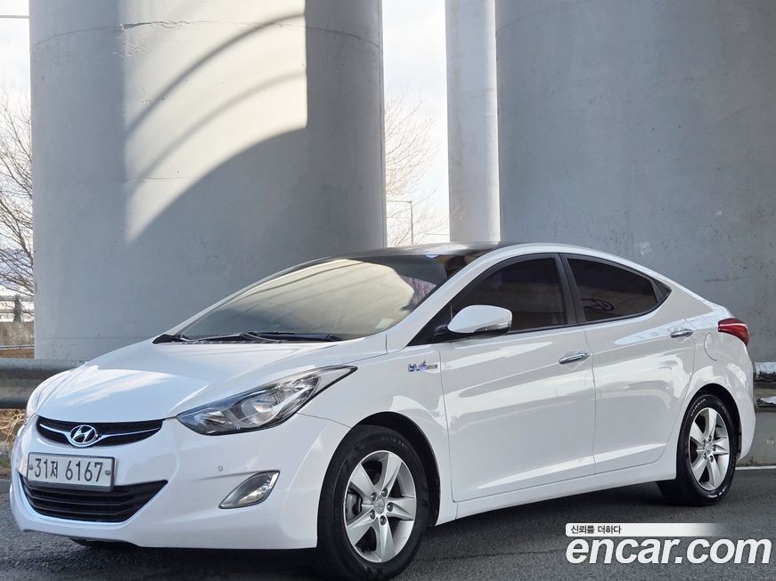 Hyundai AVANTE 2013