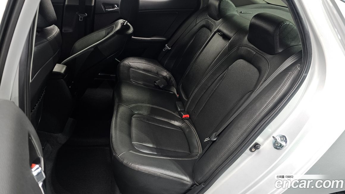 Kia K5 2011