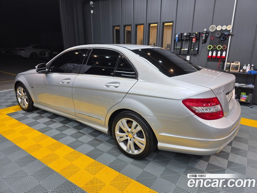 Mercedes-Benz C-Class 2009