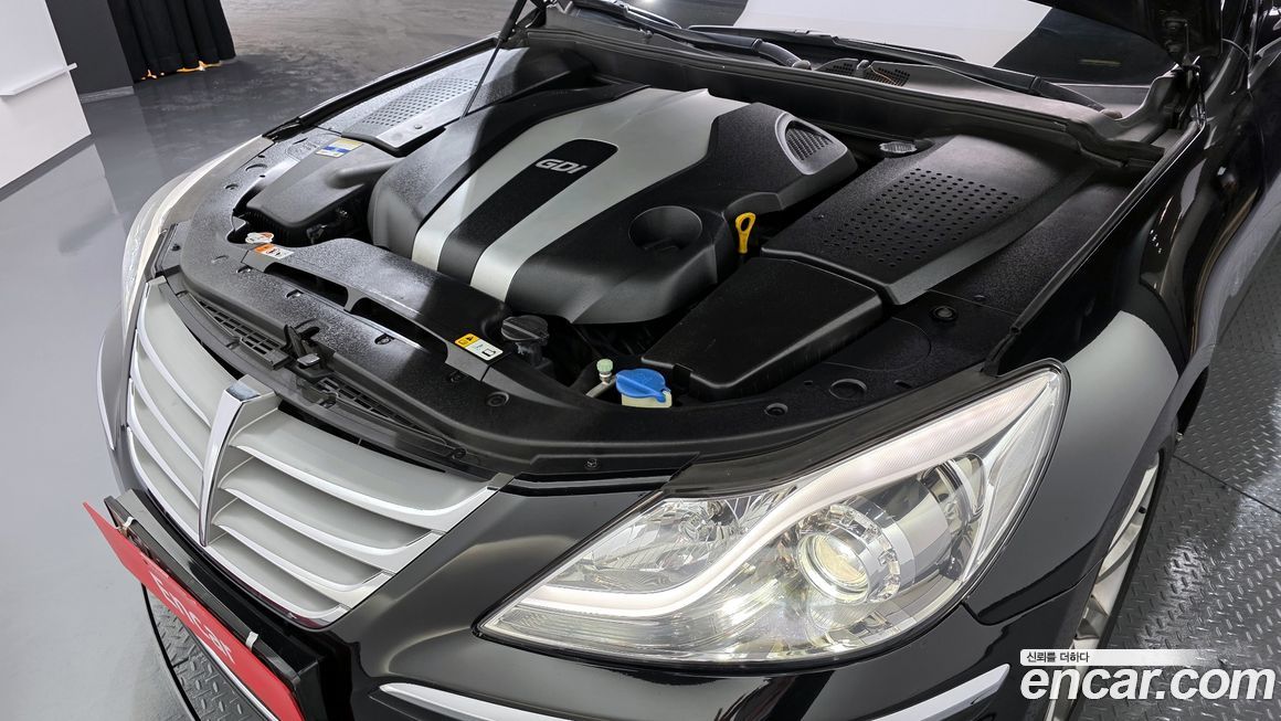 Hyundai Genesis 2012