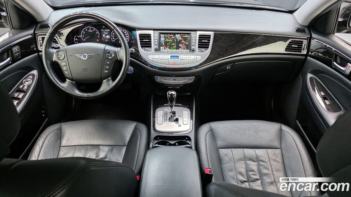 Hyundai Genesis 2012