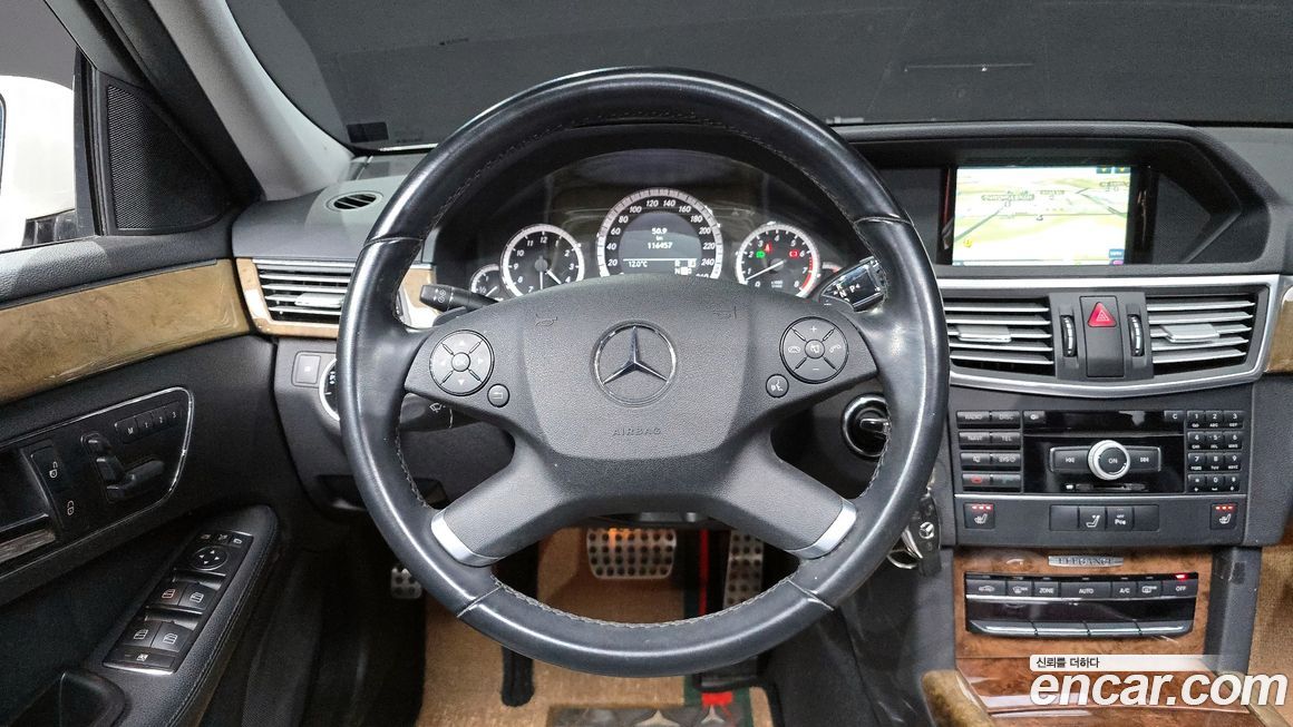 Mercedes-Benz E-Class 2011