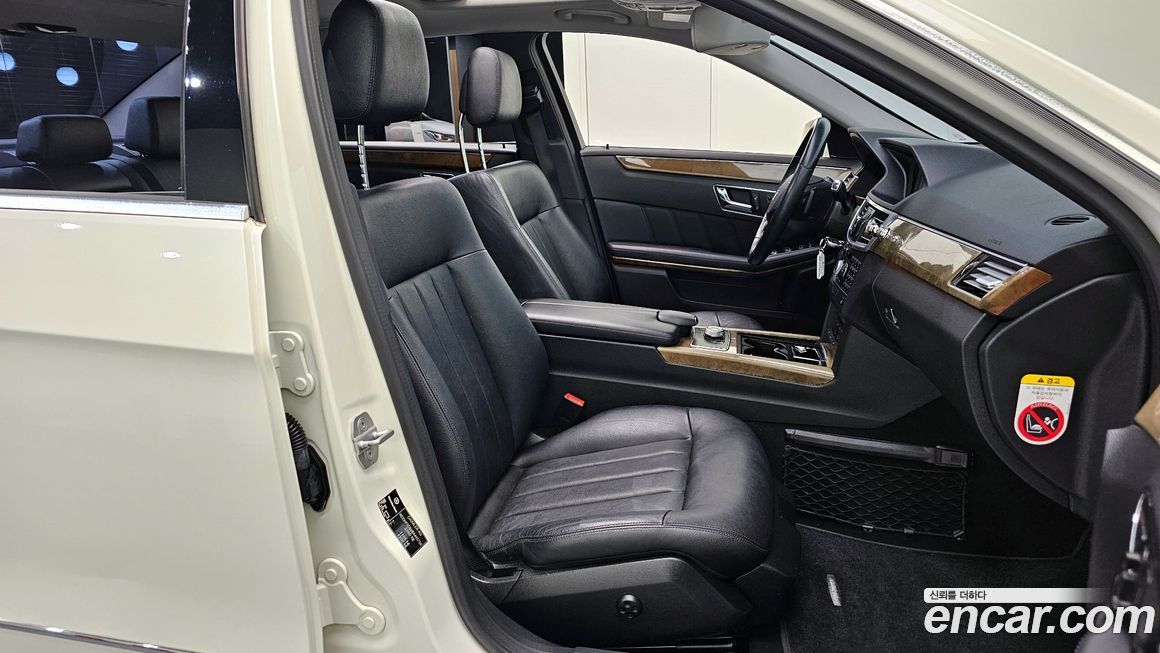 Mercedes-Benz E-Class 2011