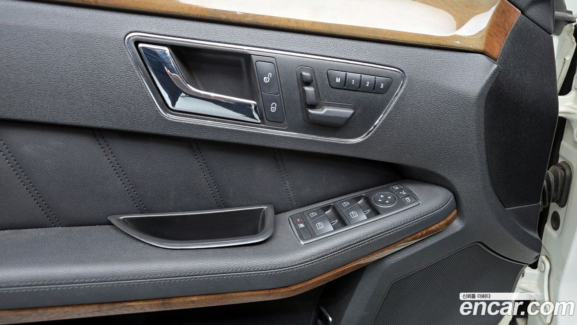 Mercedes-Benz E-Class 2011