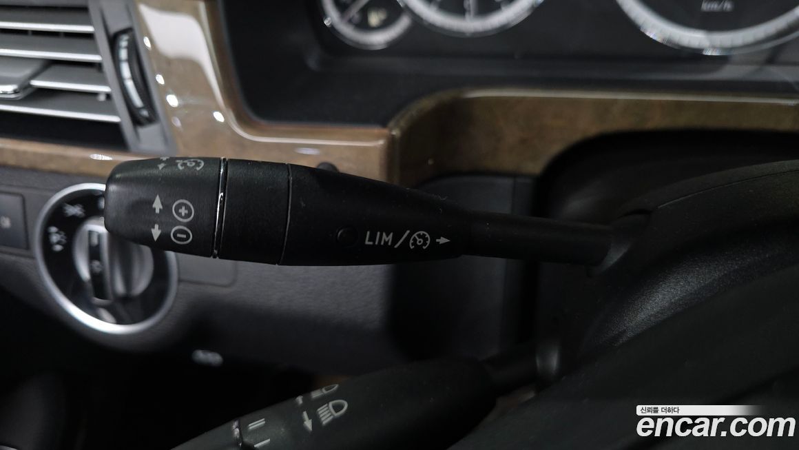 Mercedes-Benz E-Class 2011