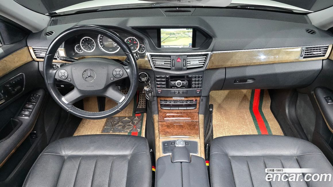 Mercedes-Benz E-Class 2011