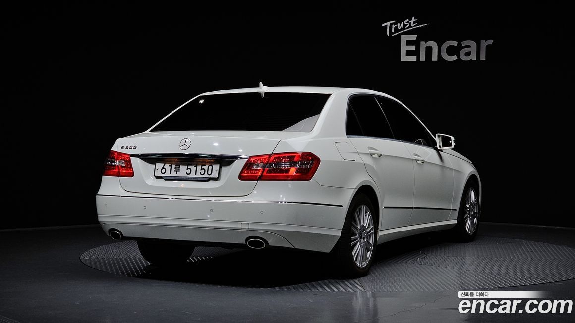Mercedes-Benz E-Class 2011