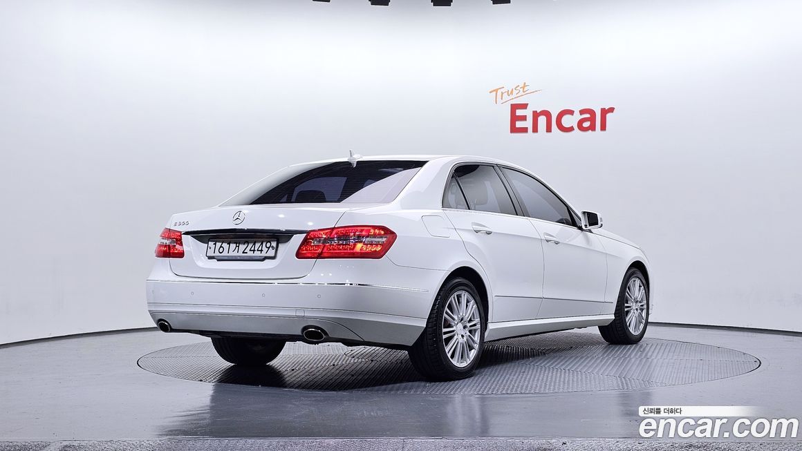 Mercedes-Benz E-Class 2011
