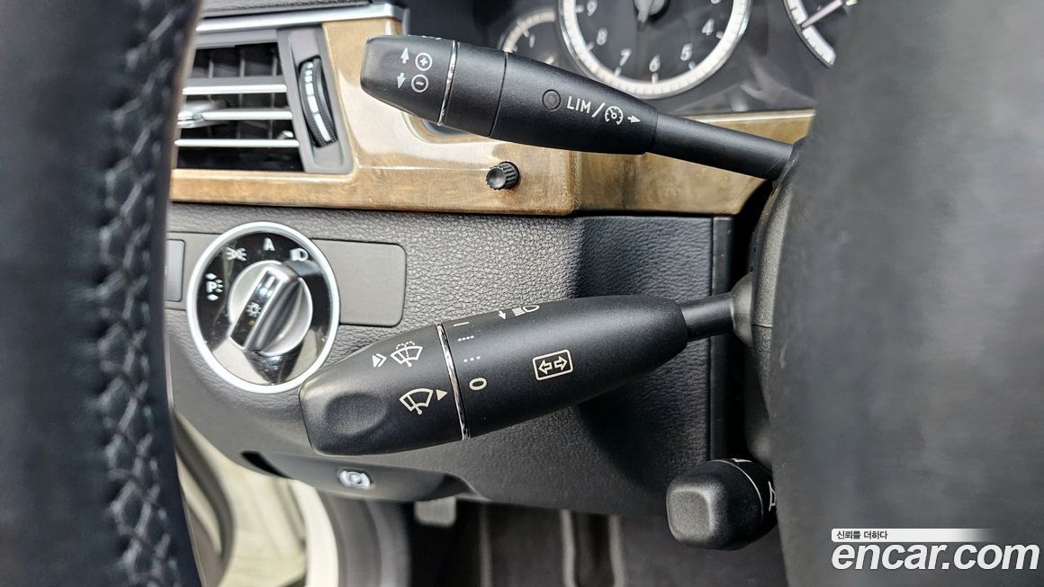 Mercedes-Benz E-Class 2011