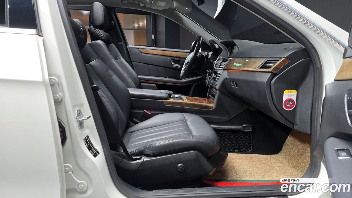 Mercedes-Benz E-Class 2011