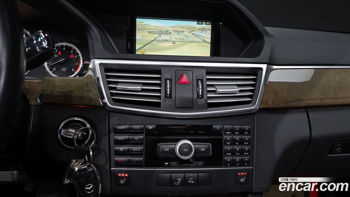 Mercedes-Benz E-Class 2011