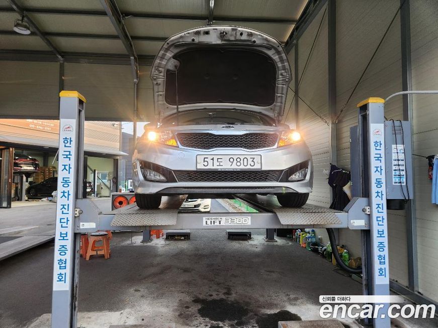 Kia K5 2011