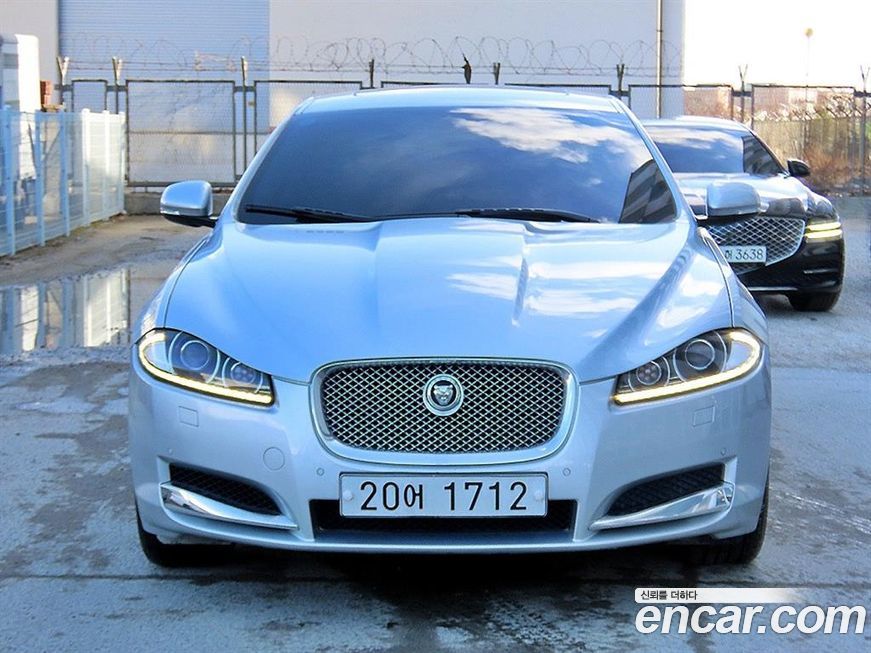 Jaguar XF 2013
