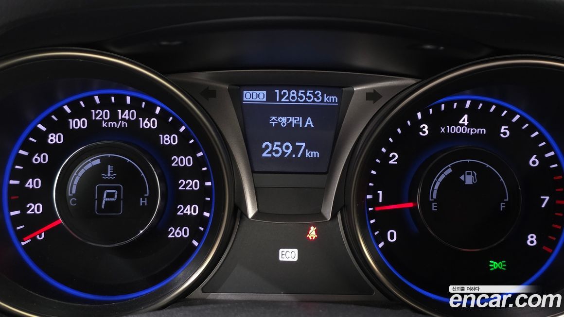 Hyundai Genesis 2012