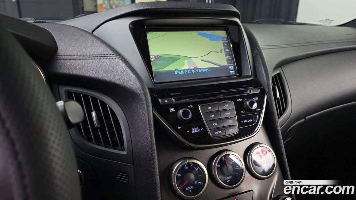 Hyundai Genesis 2012