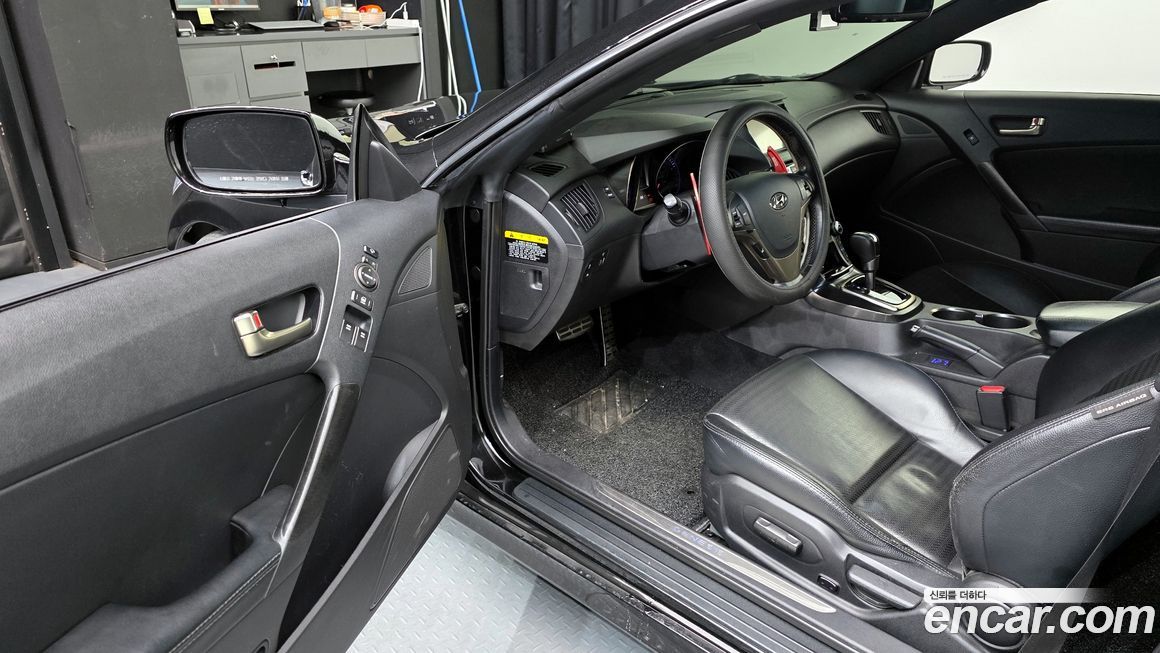 Hyundai Genesis 2012