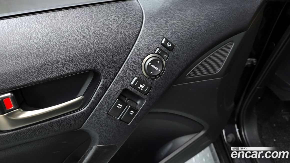 Hyundai Genesis 2012