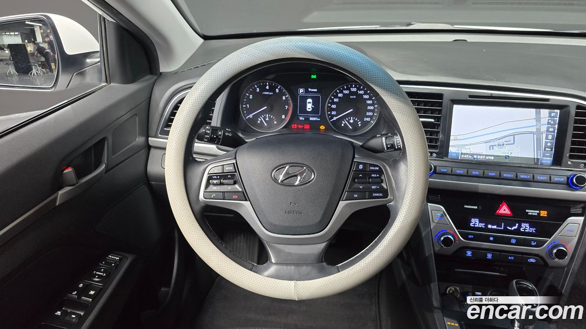 Hyundai AVANTE 2016