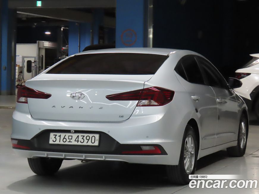 Hyundai AVANTE 2019