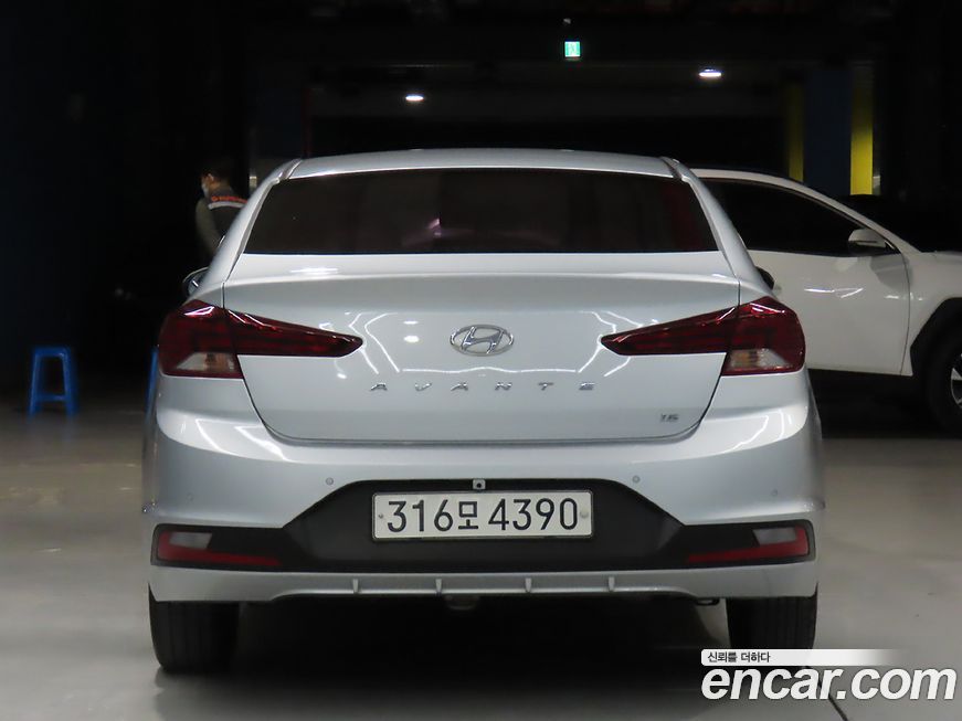 Hyundai AVANTE 2019
