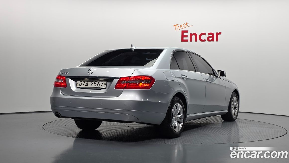 Mercedes-Benz E-Class 2013