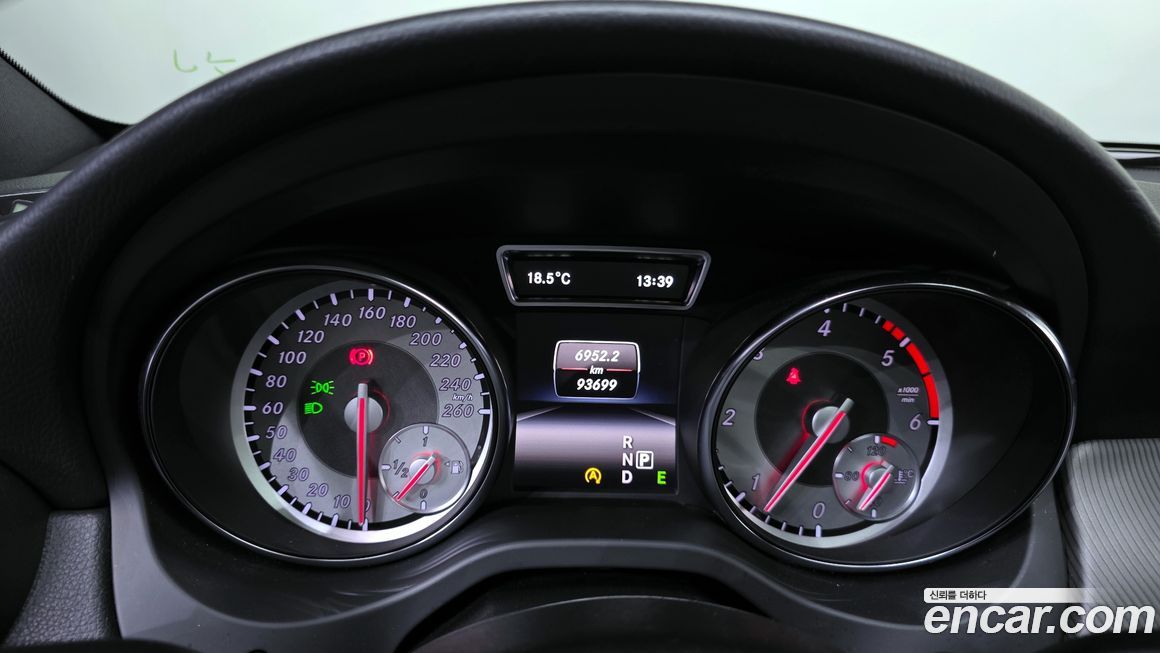 Mercedes-Benz CLA-Class 2015