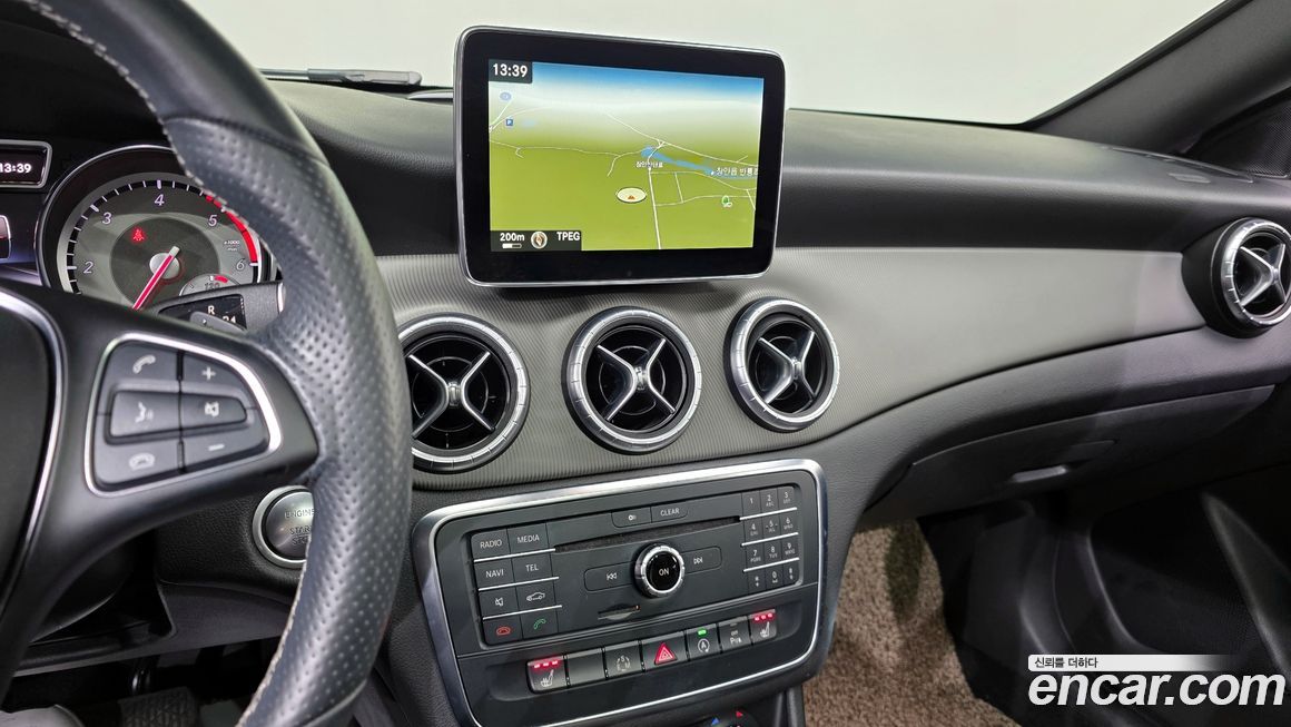 Mercedes-Benz CLA-Class 2015