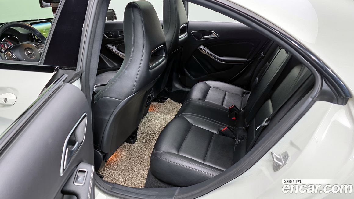 Mercedes-Benz CLA-Class 2015