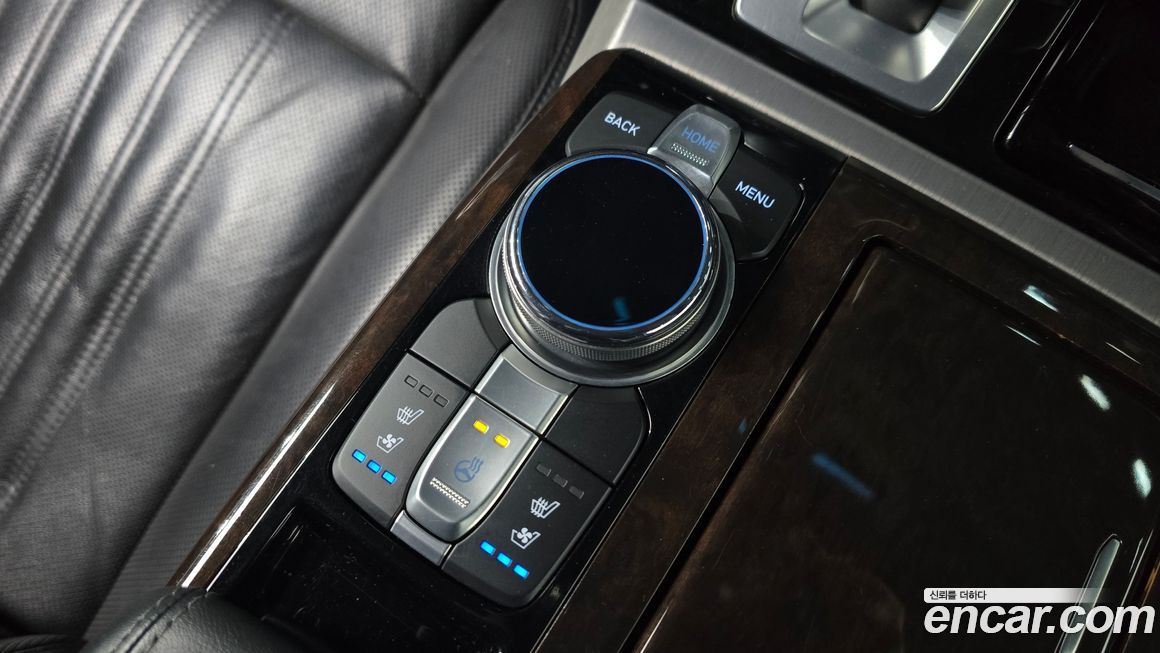 Genesis EQ900 2016