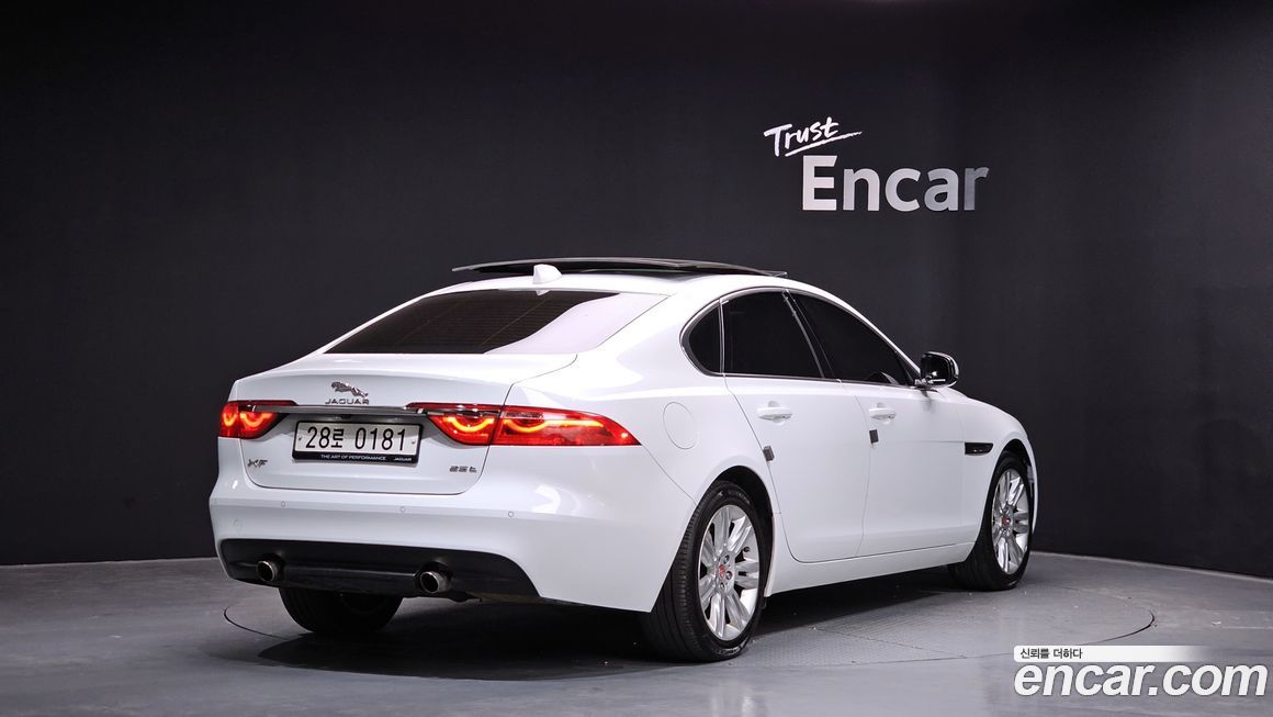 Jaguar XF 2017