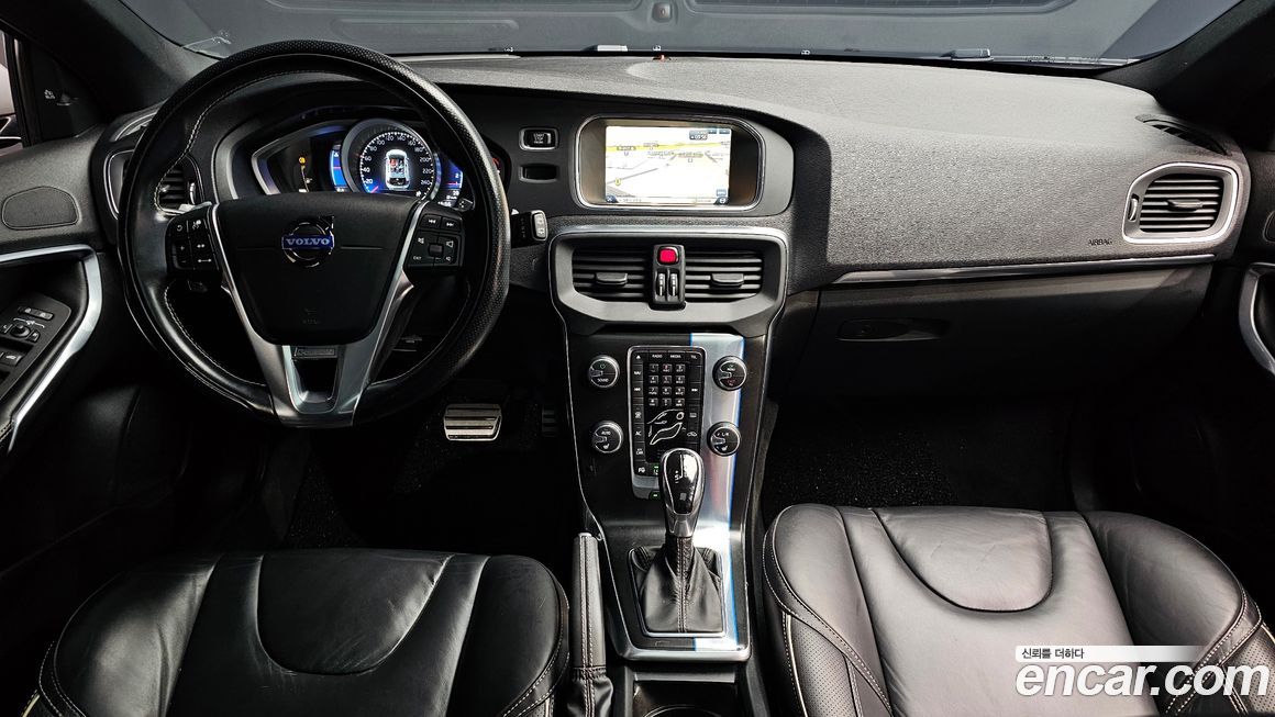 Volvo V40 2015